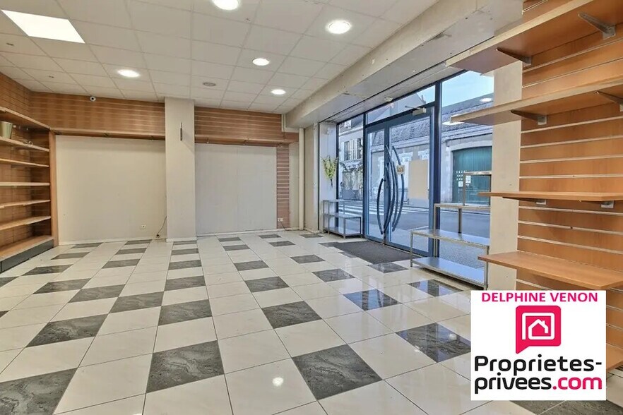 Commerce de détail dans Châteauneuf-sur-Loire à louer - Photo intérieure - Image 2 de 3