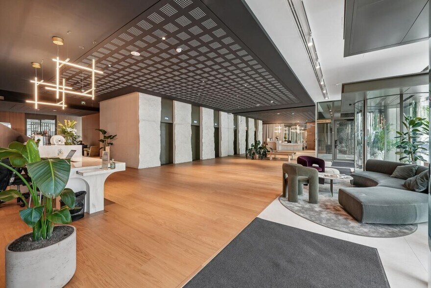 127 Avenue Charles De Gaulle, Neuilly-sur-Seine for lease - Lobby - Image 3 of 21
