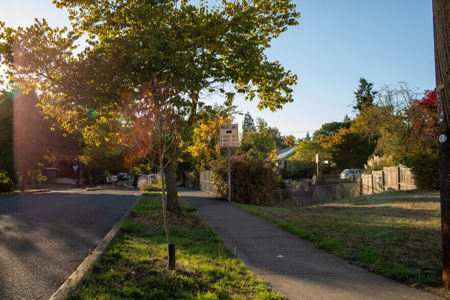 W. 15th Avenue, Eugene, OR à vendre - Photo du bâtiment - Image 3 de 5