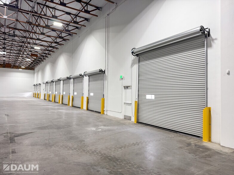 10509 Business Dr, Fontana, CA à louer - Photo du bâtiment - Image 2 de 41