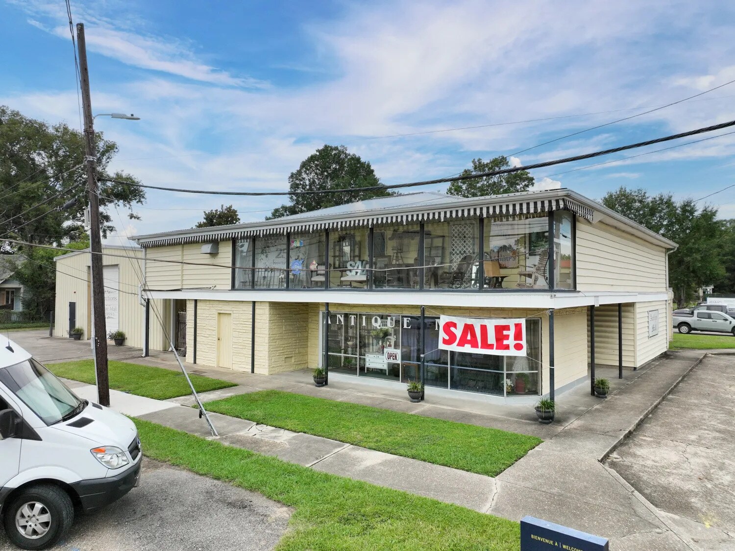 700 W Congress St, Lafayette, LA à vendre Photo du bâtiment- Image 1 de 22