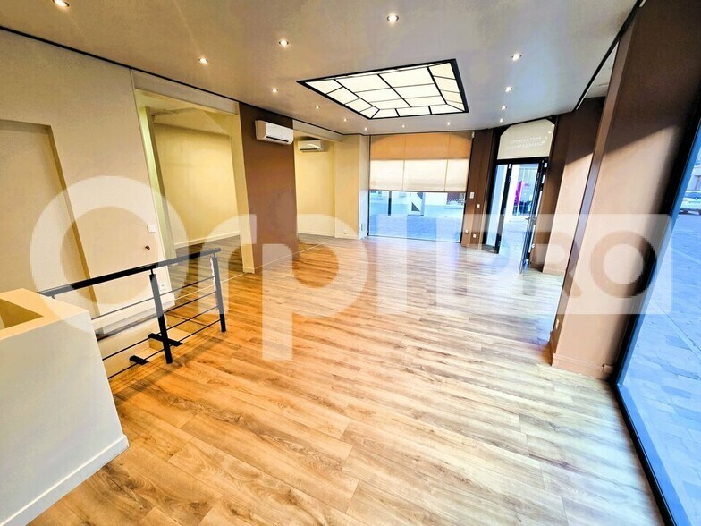 Retail in Soissons for lease - Interior Photo - Image 2 of 6
