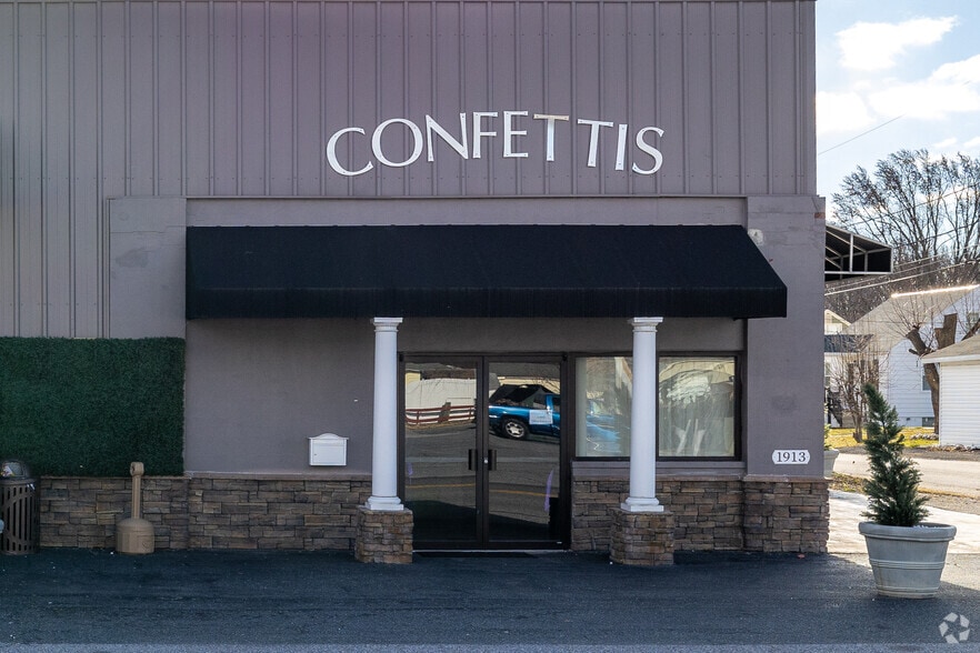 1913 Middleborough Rd, Essex, MD for sale - Building Photo - Image 2 of 5