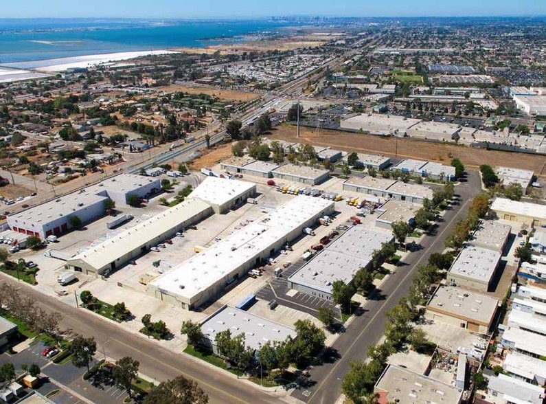 675-693 Marsat Ct, Chula Vista, CA for lease - Building Photo - Image 3 of 6