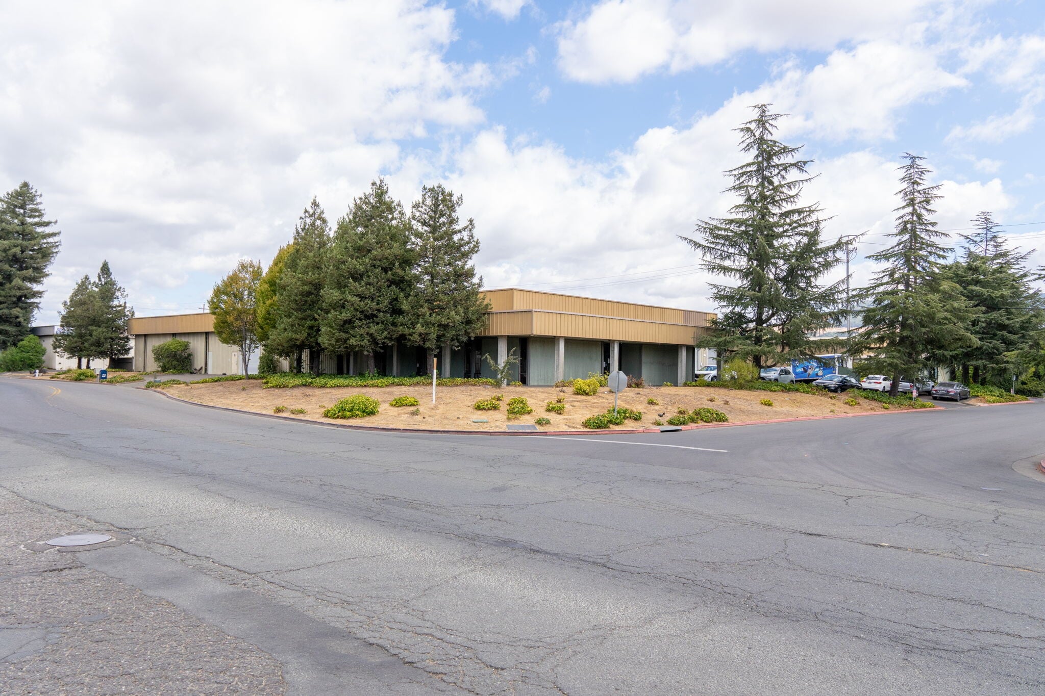 285 Sutton Pl, Santa Rosa, CA for lease Building Photo- Image 1 of 6