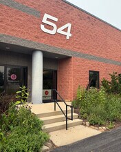 54 S Commerce Way, Bethlehem, PA à louer Photo du bâtiment- Image 1 de 10
