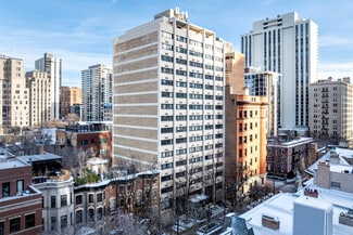 Plus de détails pour 30 E Division St, Chicago, IL - Commerce de détail à louer