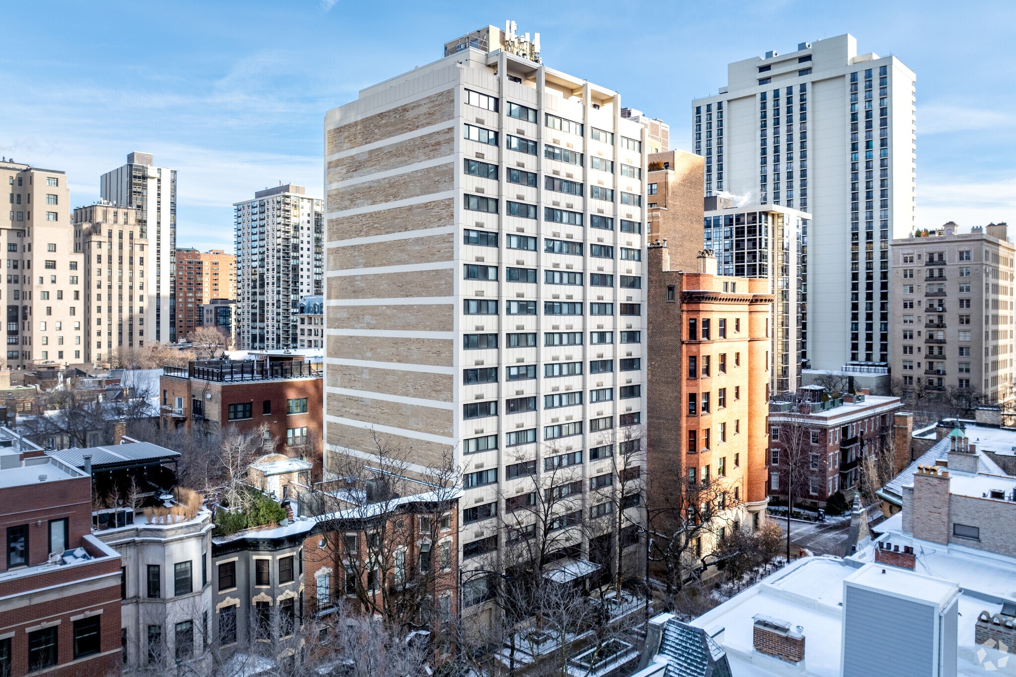 30 E Division St, Chicago, IL for lease Primary Photo- Image 1 of 8