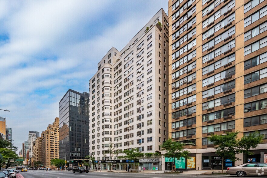 300 E 46th St, New York, NY for lease - Building Photo - Image 2 of 5