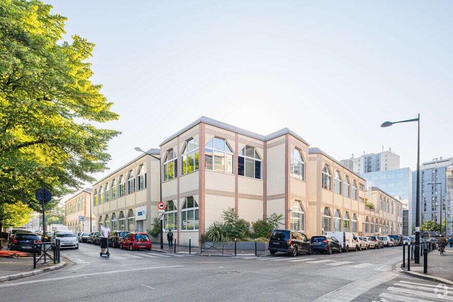 51 Rue De Presles, Aubervilliers à louer - Photo du bâtiment - Image 2 de 18