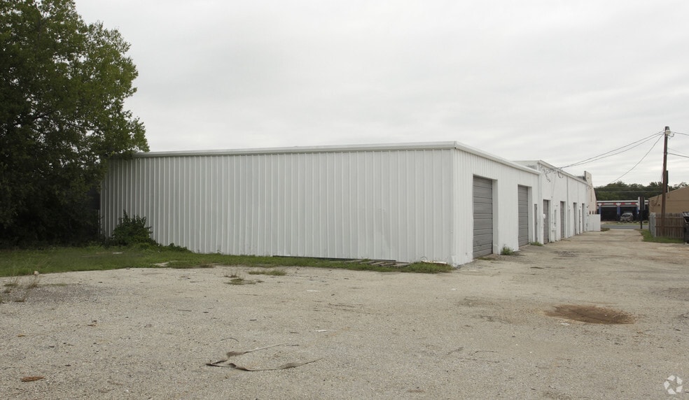 111 N Bell Blvd, Cedar Park, TX for lease - Building Photo - Image 2 of 2
