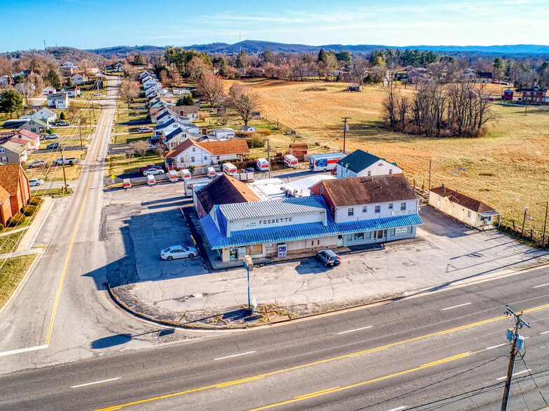 7446 Peppers Ferry Blvd, Fairlawn, VA for sale - Primary Photo - Image 1 of 1