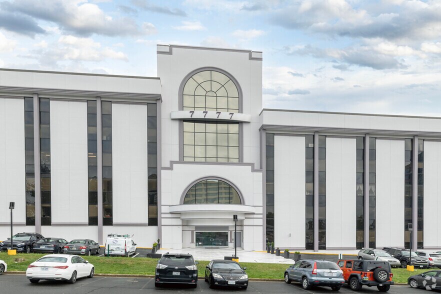 7777 Leesburg Pike, Falls Church, VA à louer - Photo du bâtiment - Image 3 de 13