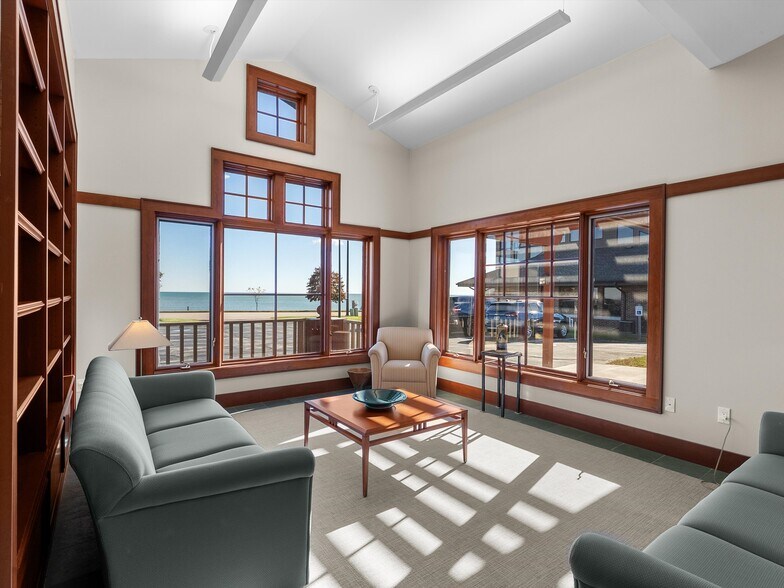 1000 Maritime Dr, Manitowoc, WI à louer - Photo intérieure - Image 3 de 4