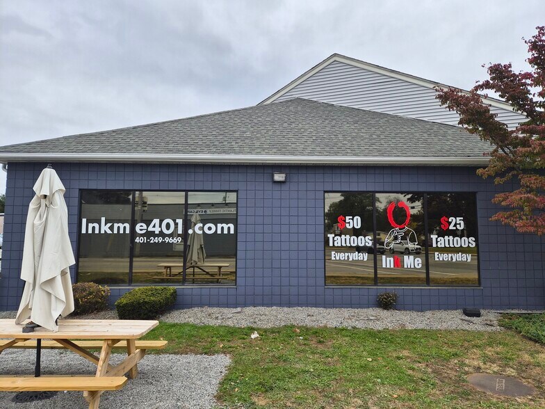 1131 Warwick Ave, Warwick, RI à vendre - Photo du bâtiment - Image 2 de 8