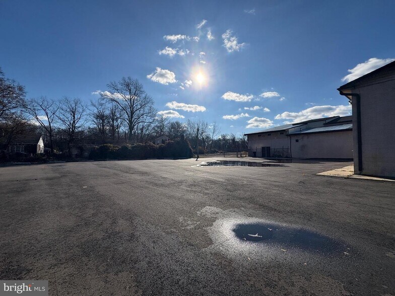 69 Route 130, Bordentown, NJ à louer - Photo du bâtiment - Image 2 de 7