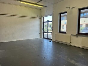 Wenman Rd, Thame for lease Building Photo- Image 2 of 4