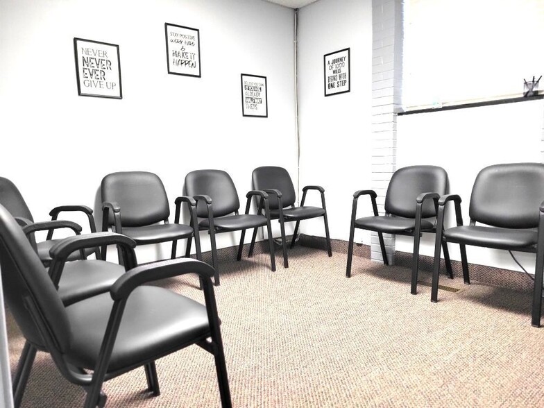 1486 44th St SE, Kentwood, MI for lease - Building Photo - Image 3 of 11