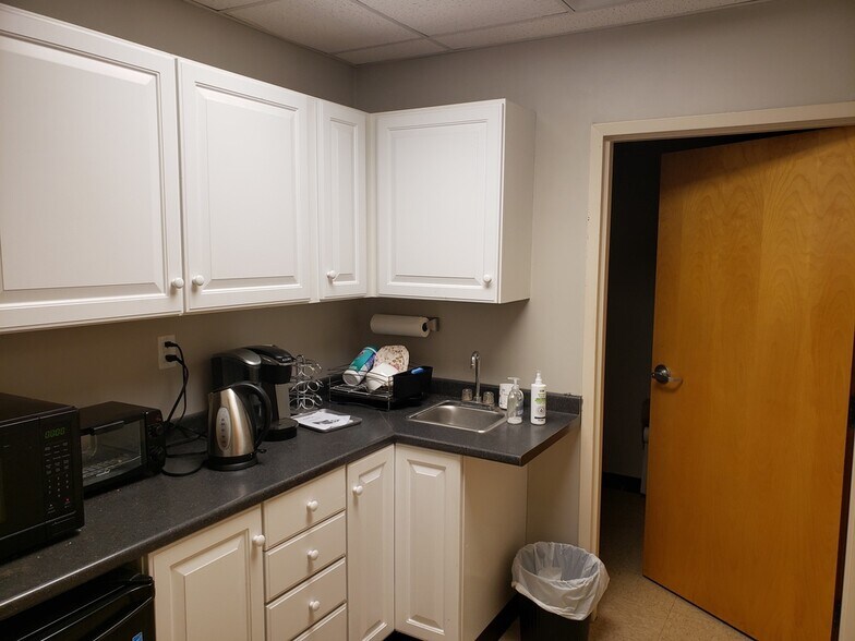 1311 Cox St, Baltimore, MD à vendre - Photo du bâtiment - Image 2 de 18