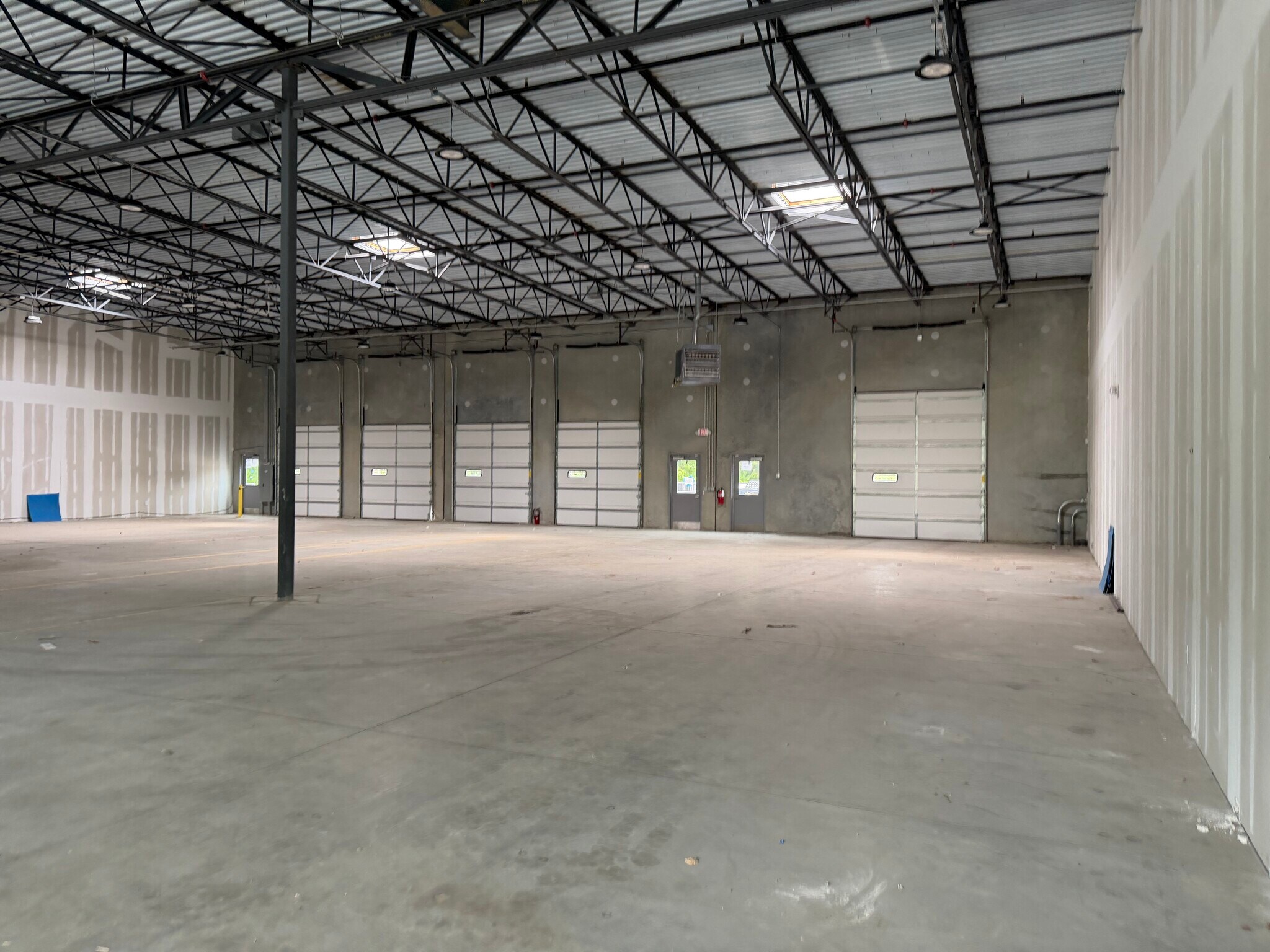 2585 Hwy 70, Clayton, NC for lease Interior Photo- Image 1 of 4