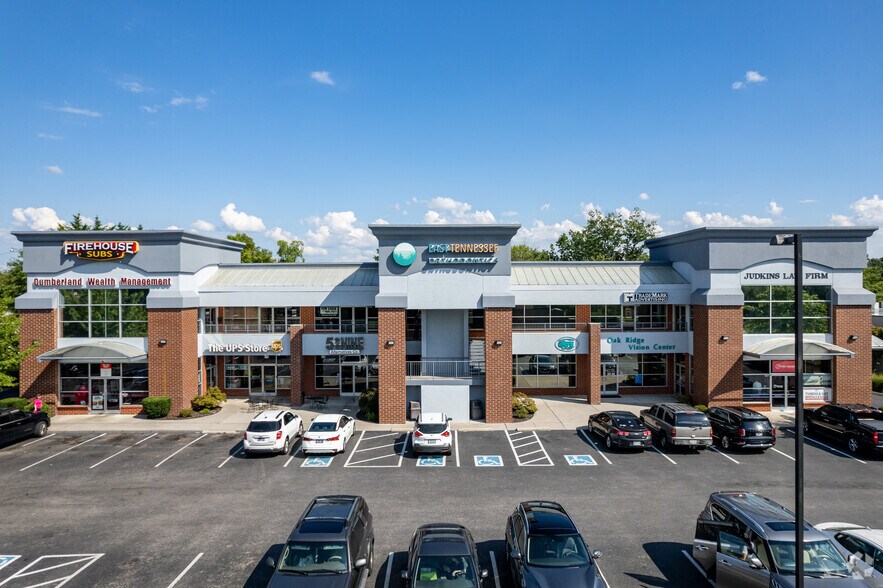 1143 Oak Ridge Tpke, Oak Ridge, TN à vendre - Photo du bâtiment - Image 1 de 42