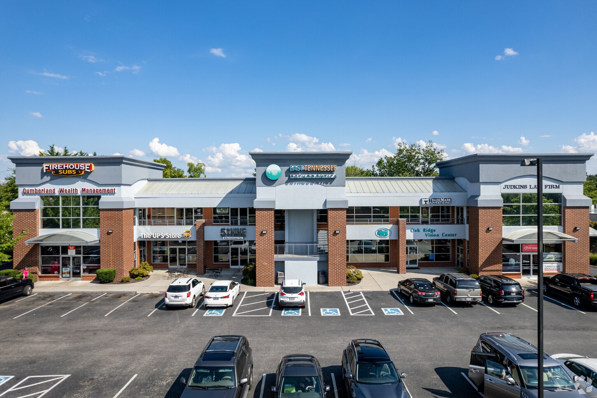 1143 Oak Ridge Tpke, Oak Ridge, TN à vendre Photo du bâtiment- Image 1 de 43