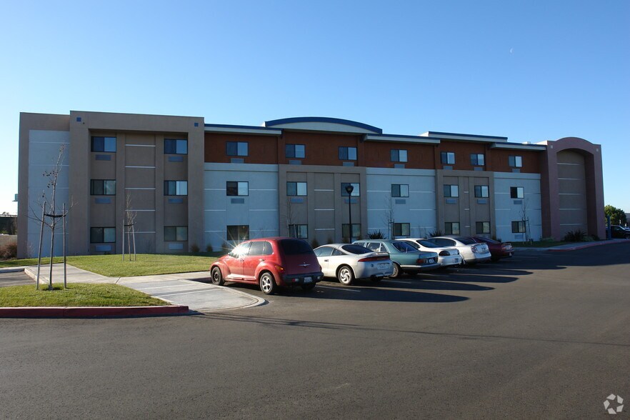 34793 Ardentech Ct, Fremont, CA à louer - Photo du bâtiment - Image 2 de 2