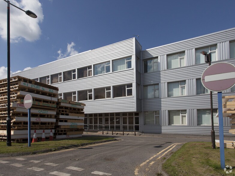 School Ln, Blackburn à louer - Photo du bâtiment - Image 3 de 3