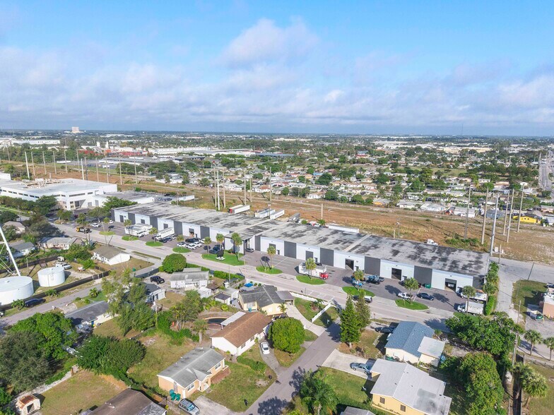 1205-1421 Hill Ave, Mangonia Park, FL à louer - Photo du bâtiment - Image 3 de 21