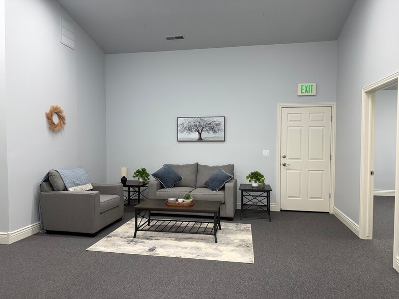2708-2722 S Redwood Rd, Salt Lake City, UT for lease - Building Photo - Image 3 of 14