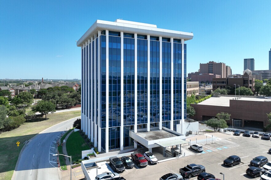 101 Summit Ave, Fort Worth, TX à louer - Photo du bâtiment - Image 2 de 4