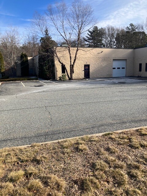 37 Lark Industrial Pky, Greenville, RI for lease Building Photo- Image 1 of 5