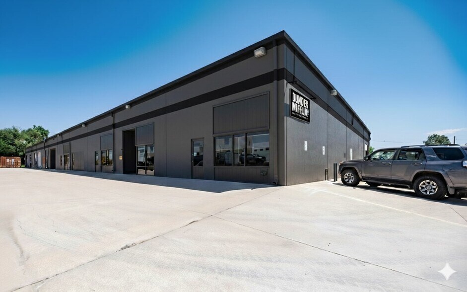2597 W 64th Ave, Denver, CO à louer - Photo du bâtiment - Image 1 de 12