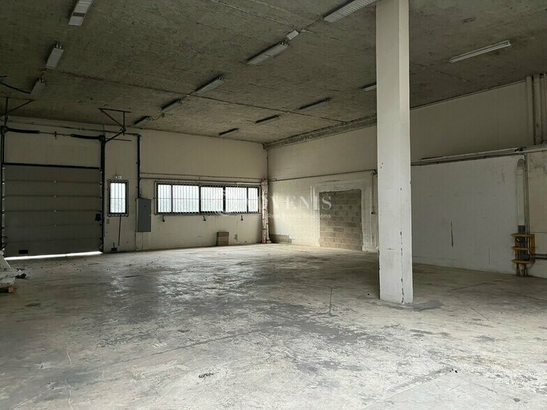 23 Rue Des Poiriers, Plaisir for lease - Building Photo - Image 3 of 10