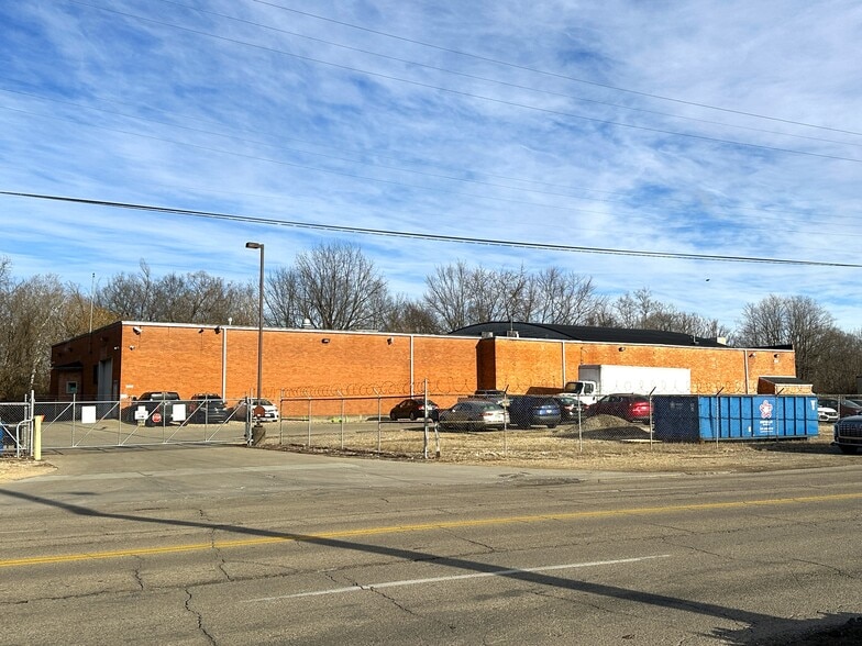 4395 Springfield St, Dayton, OH for sale - Primary Photo - Image 1 of 15