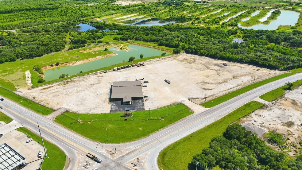 4122 Hwy 90 Alt, Altair, TX for lease - Building Photo - Image 2 of 28