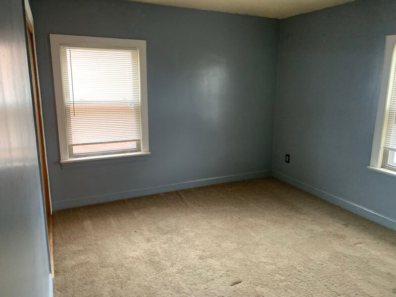 2521 Noble Rd, Cleveland Heights, OH for sale - Building Photo - Image 3 of 88