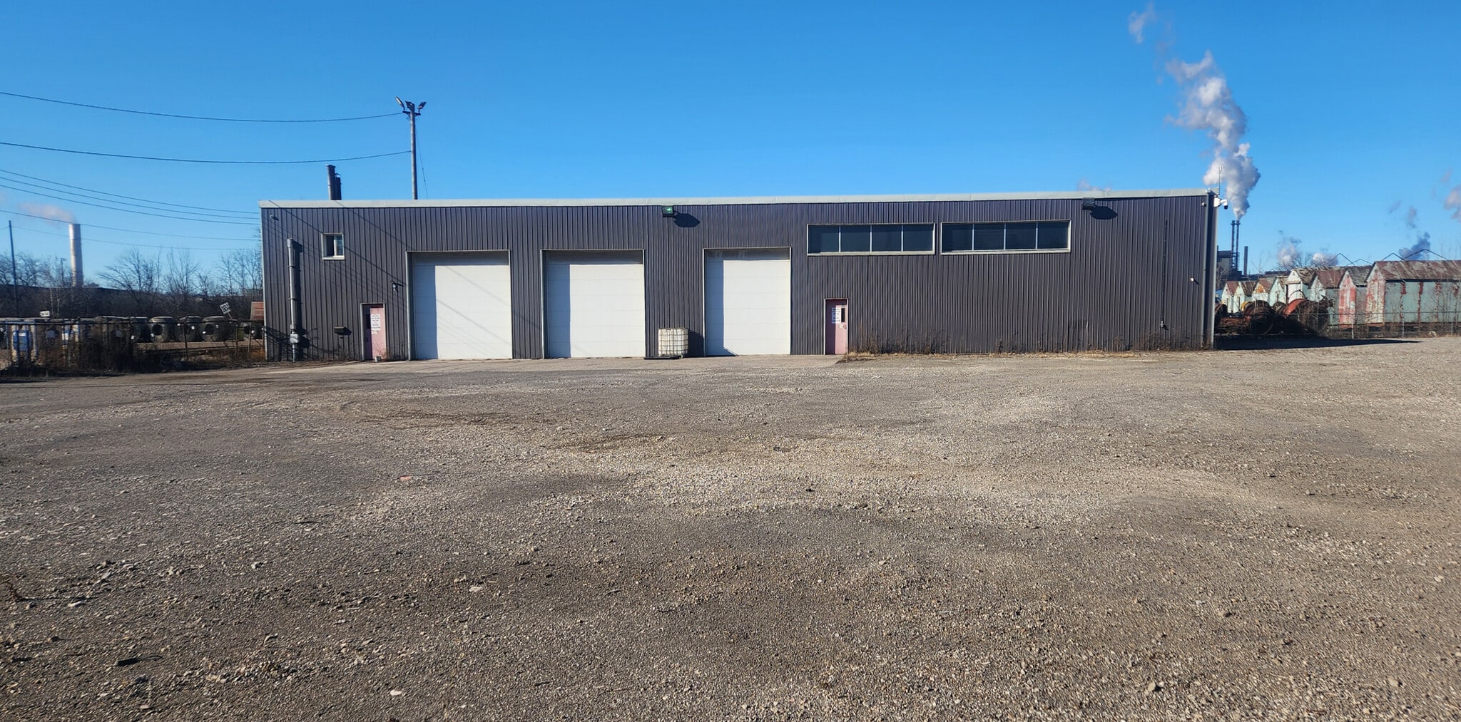 675 Strathearne Ave, Hamilton, ON for lease Primary Photo- Image 1 of 6