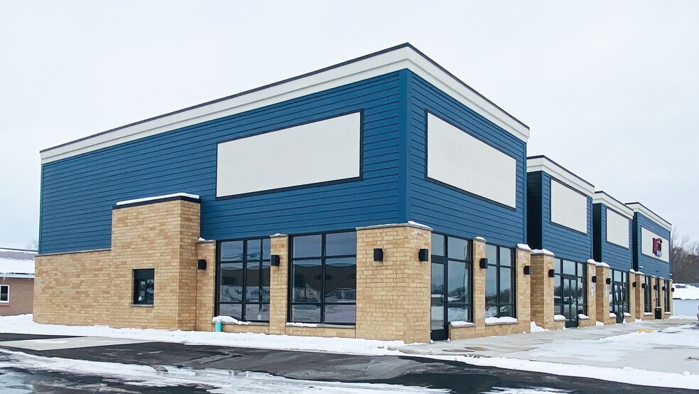 660 S Albert Ave, Reedsburg, WI for lease - Building Photo - Image 3 of 5