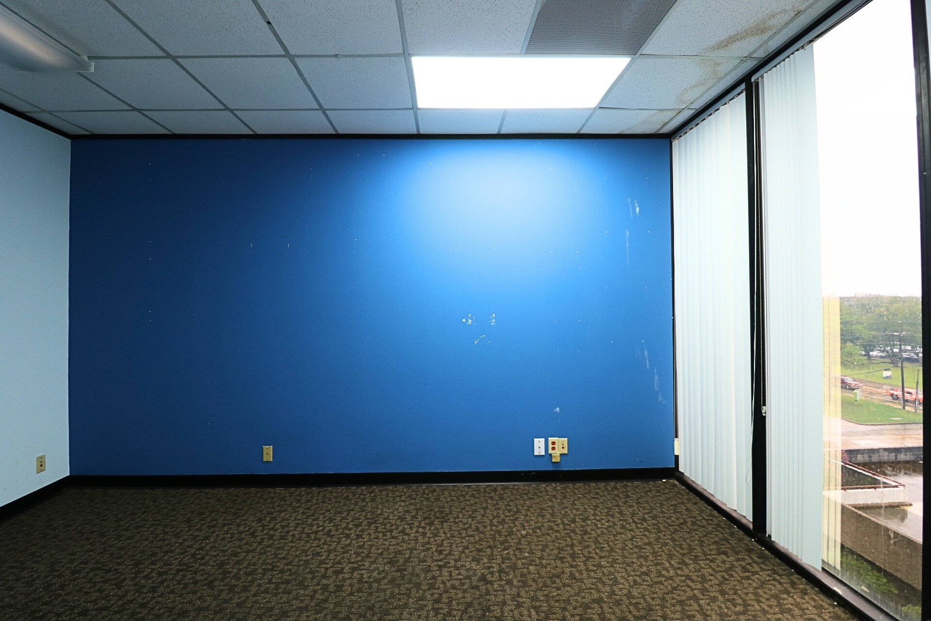 6100 Corporate Dr, Houston, TX for lease Interior Photo- Image 1 of 4