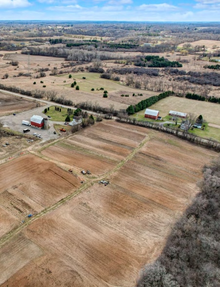 21040 W Lincoln Ave, New Berlin, WI for lease - Aerial - Image 3 of 6
