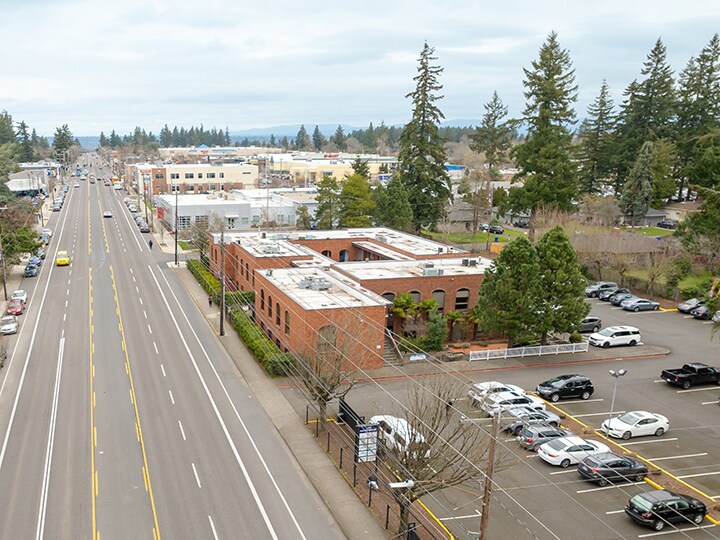 1122 NE 122nd Ave, Portland, OR à vendre Photo du bâtiment- Image 1 de 1