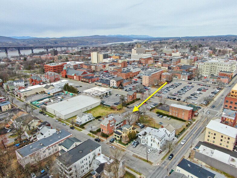 50 Academy St, Poughkeepsie, NY à vendre - Photo du bâtiment - Image 2 de 5