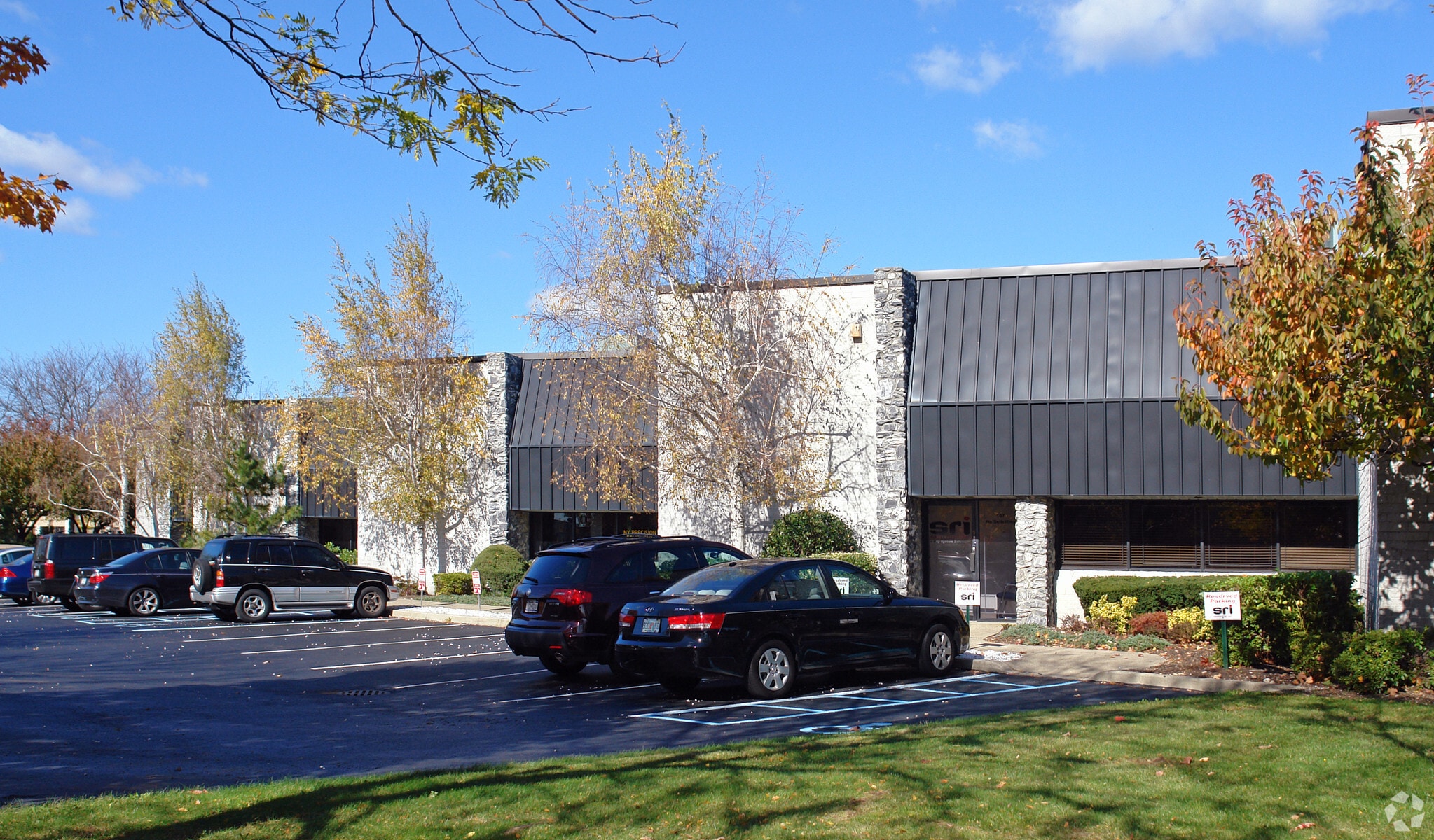163 Keyland Ct, Bohemia, NY for lease Primary Photo- Image 1 of 5