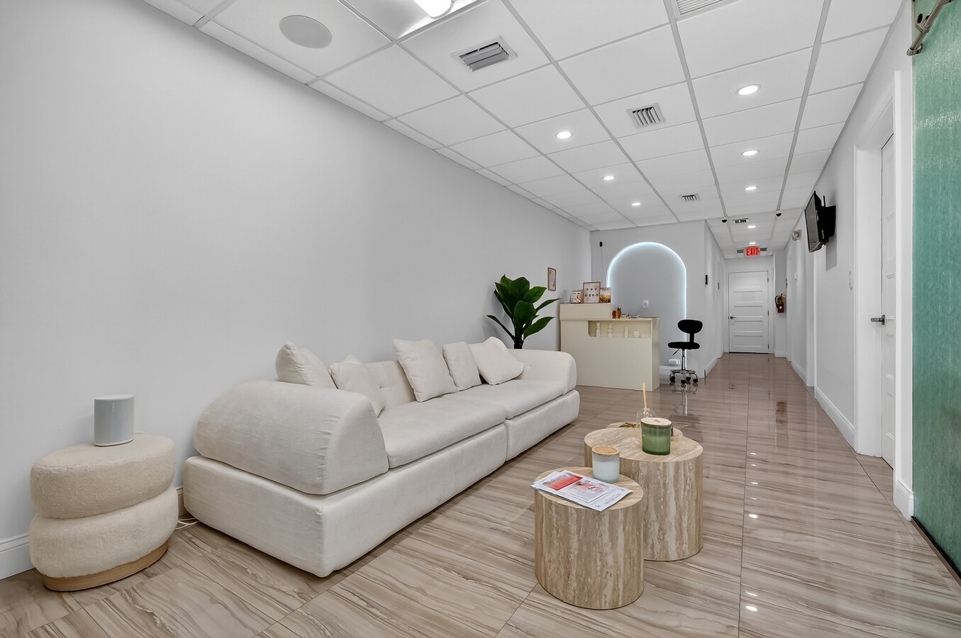 201 N University Dr, Plantation, FL 33324 - Unité 14 - - Photo intérieure - Image 1 of 23