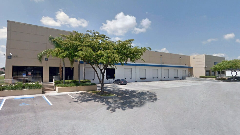 11800 NW 100th Rd, Medley, FL for lease - Building Photo - Image 2 of 2