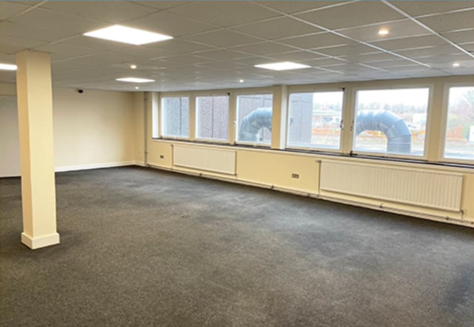 13 Low Glencairn St, Kilmarnock for lease Interior Photo- Image 1 of 2