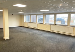 13 Low Glencairn St, Kilmarnock for lease Interior Photo- Image 1 of 2