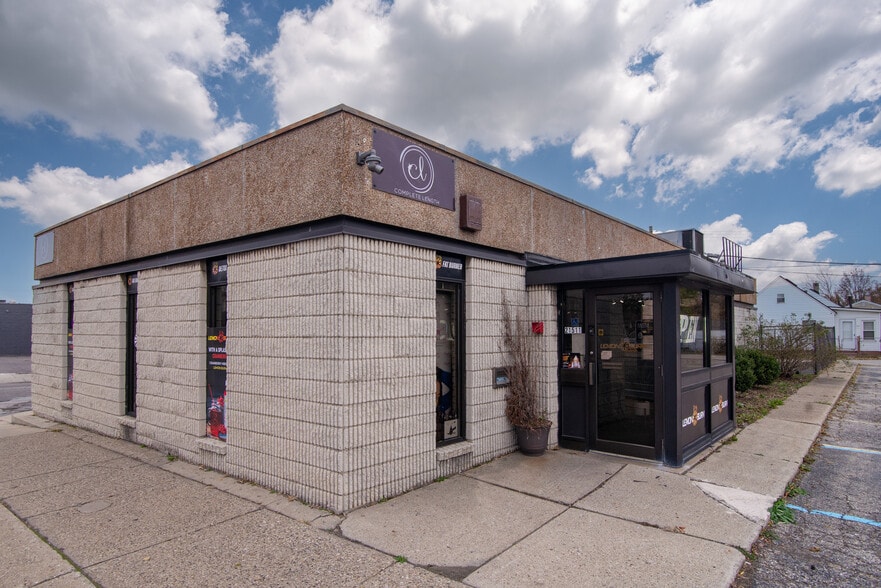 21511 Van Dyke Ave, Warren, MI for sale - Building Photo - Image 2 of 26