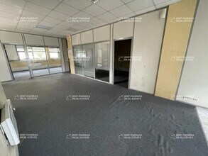 Office in Sucy-en-Brie for lease Interior Photo- Image 2 of 7